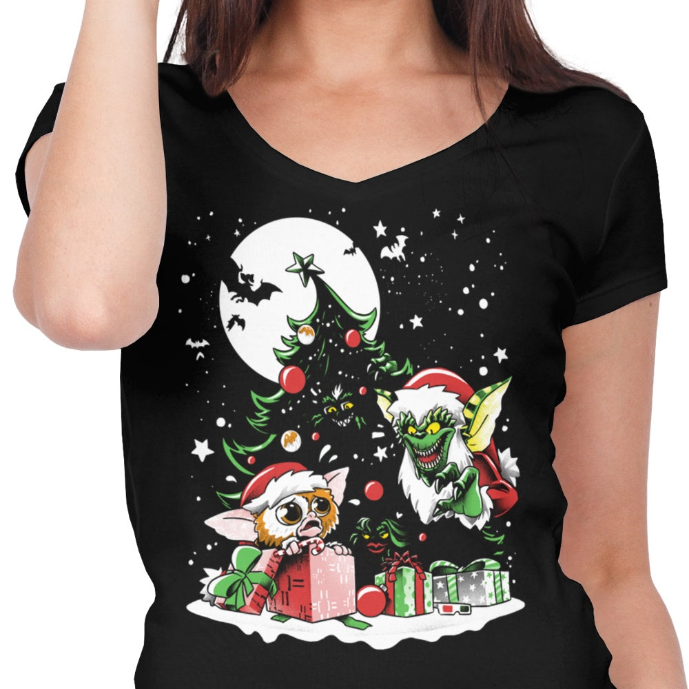 Alemaglia's Women's V-Neck with Merry Mischief Style