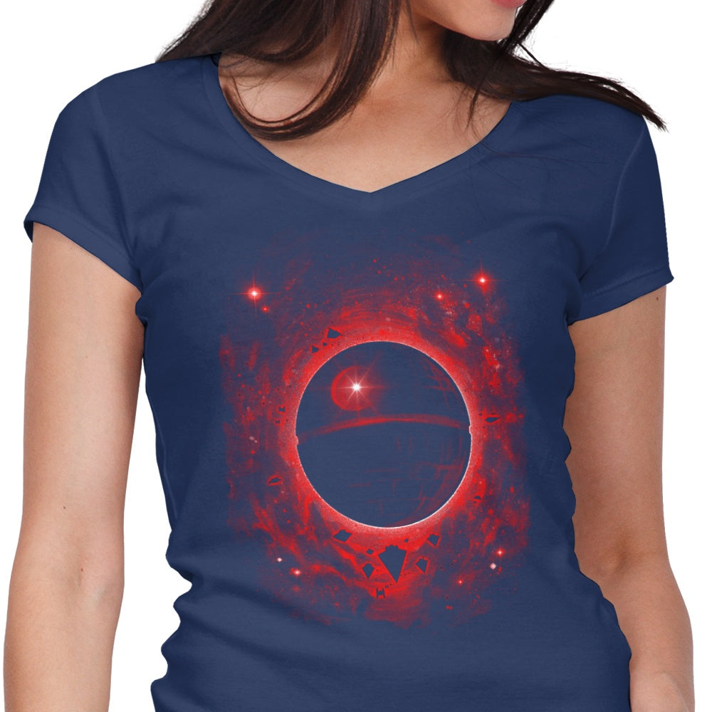 Alemaglia's Stylish Women's V-Neck - 'That's No Moon'