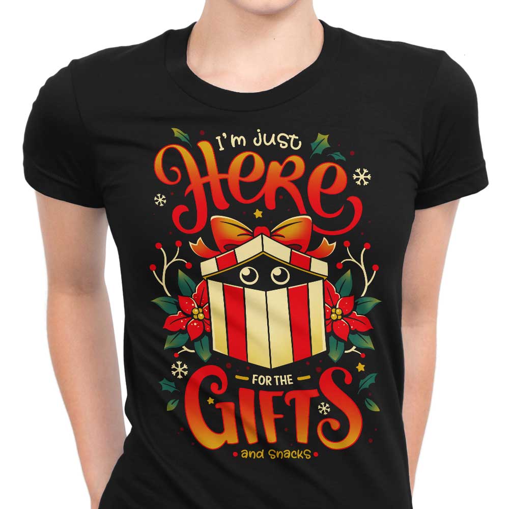 Snouleaf's Women's Sneaky Christmas Themed T-Shirts