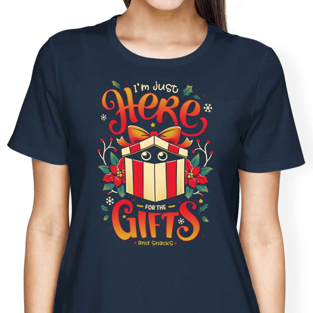 Snouleaf's Women's Sneaky Christmas Themed T-Shirts